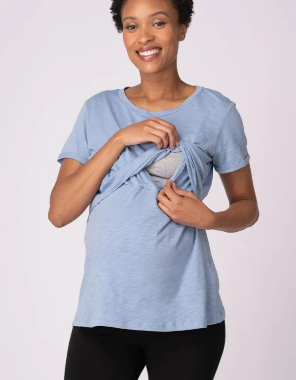 Store Set Van Twee Essentiele Zwangerschaps- Tot Borstvoedings-T-Shirts In Blauw En Groen Vrouw Topjes